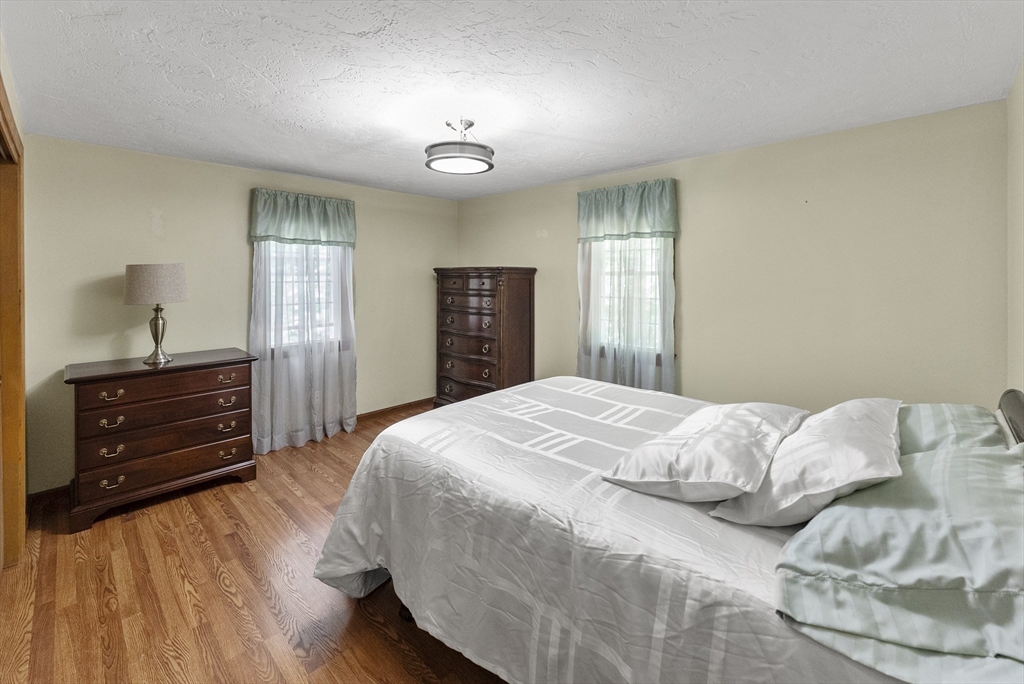 33 Old Mill Ln