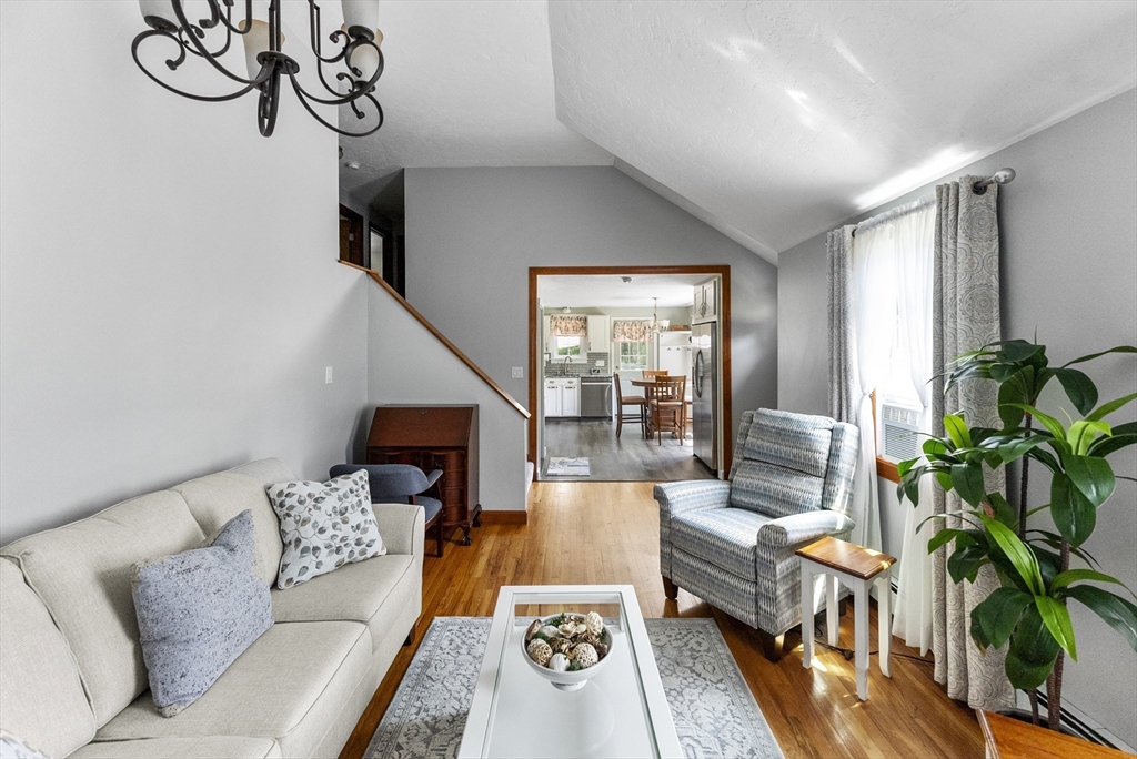 33 Old Mill Ln