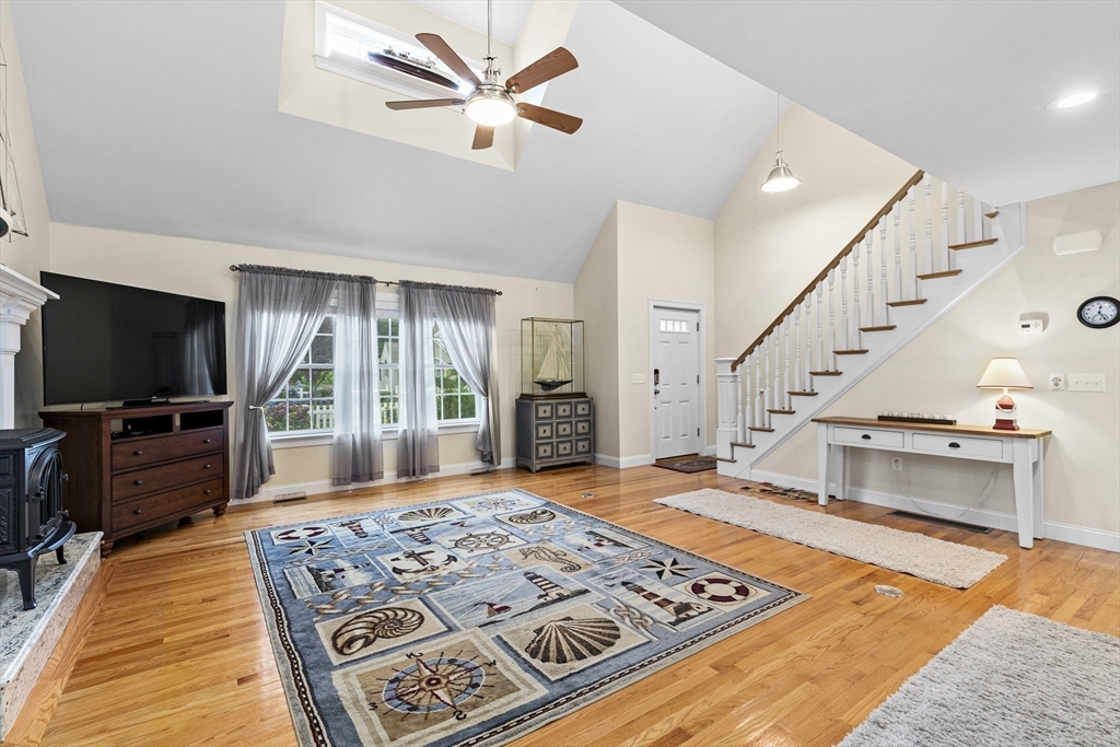 156 Settlers Ln