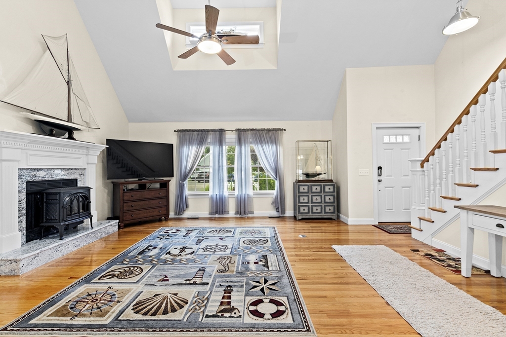 156 Settlers Ln