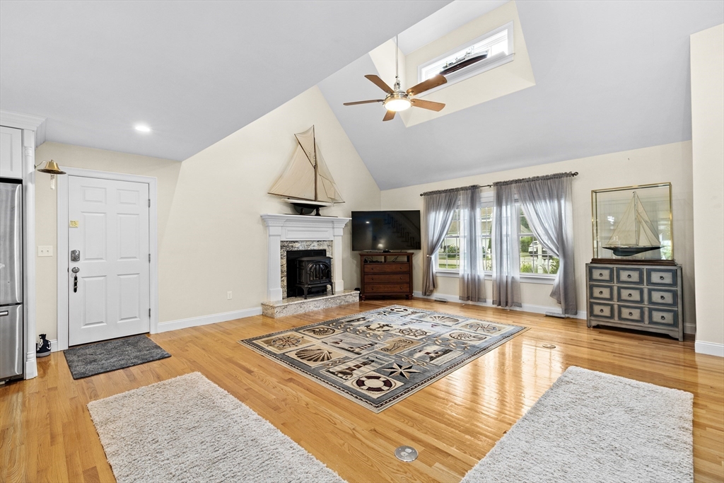 156 Settlers Ln