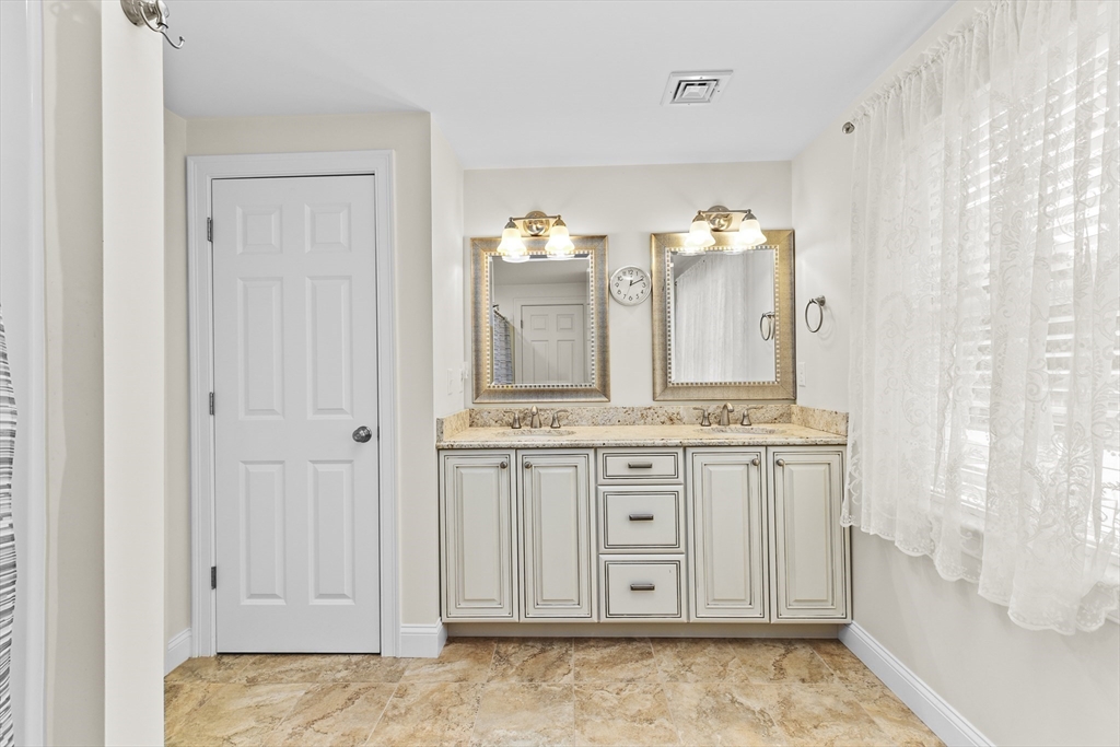 156 Settlers Ln