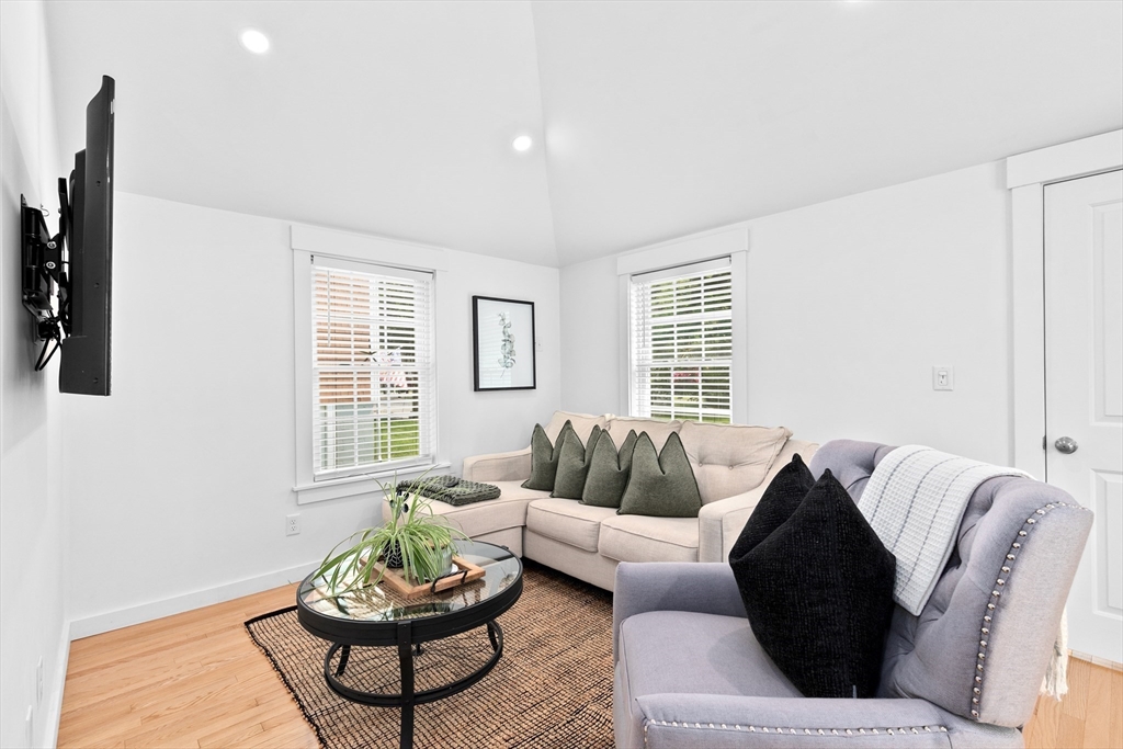 7 Waterview Ln
