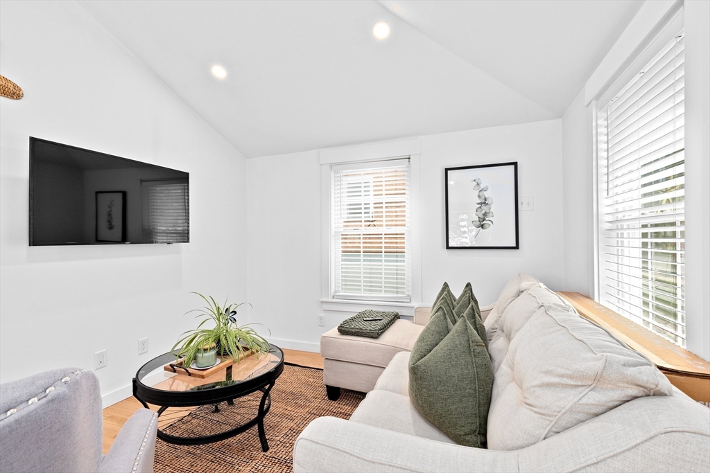 7 Waterview Ln