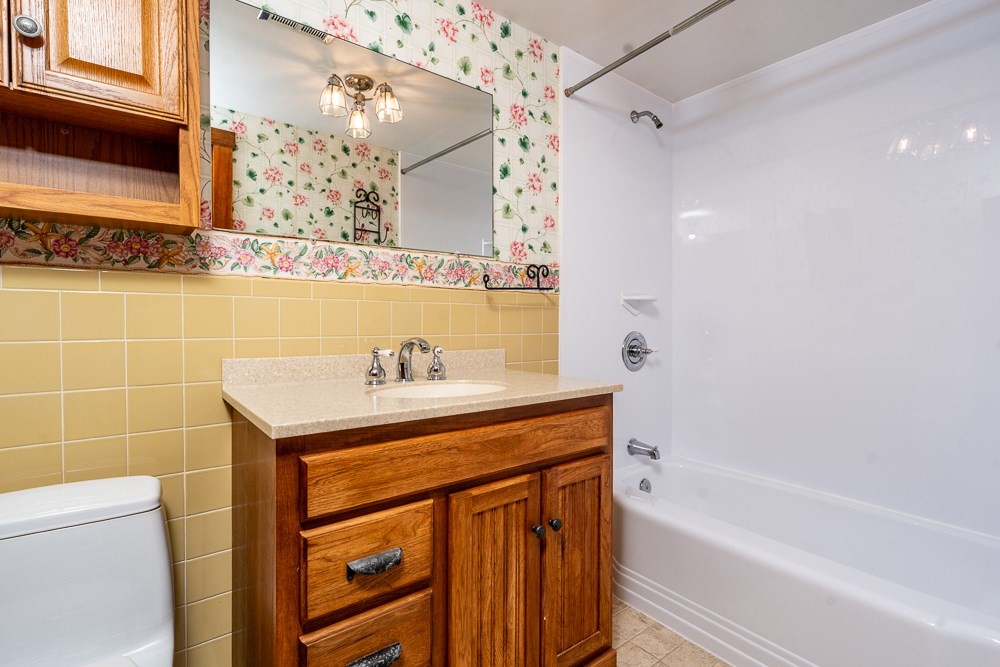 394 Quaker Meeting House Rd