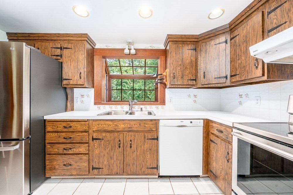 394 Quaker Meeting House Rd