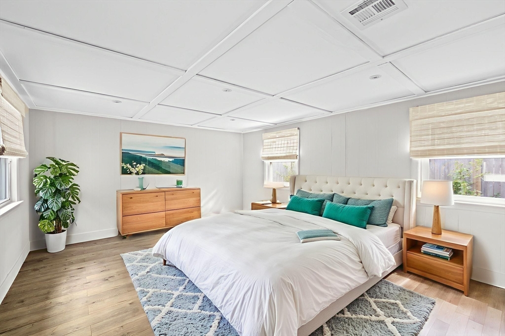 10 Lake Shore Avenue