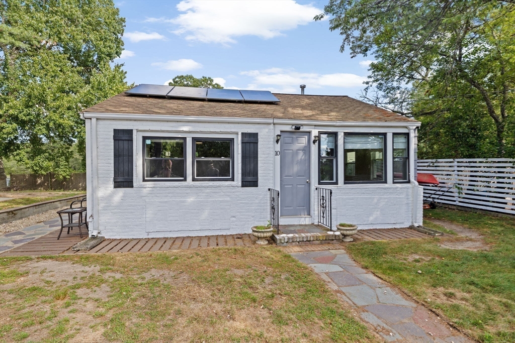 10 Lake Shore Avenue