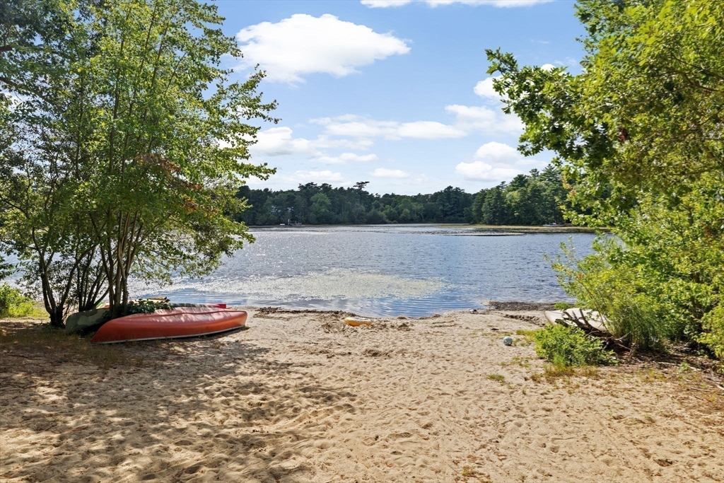 10 Lake Shore Avenue