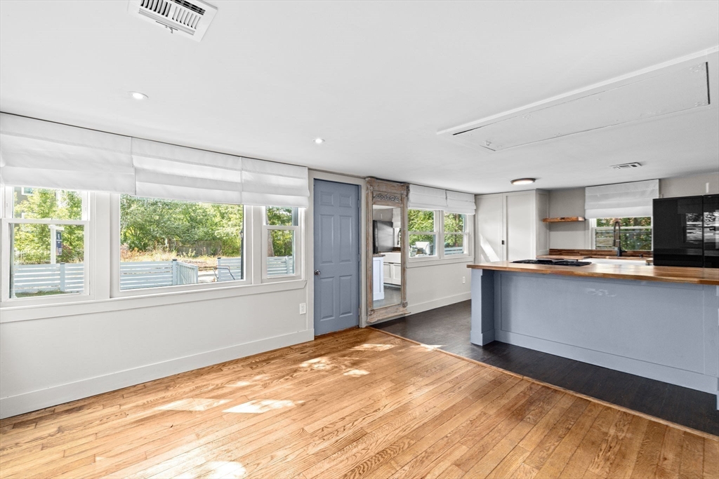 10 Lake Shore Avenue