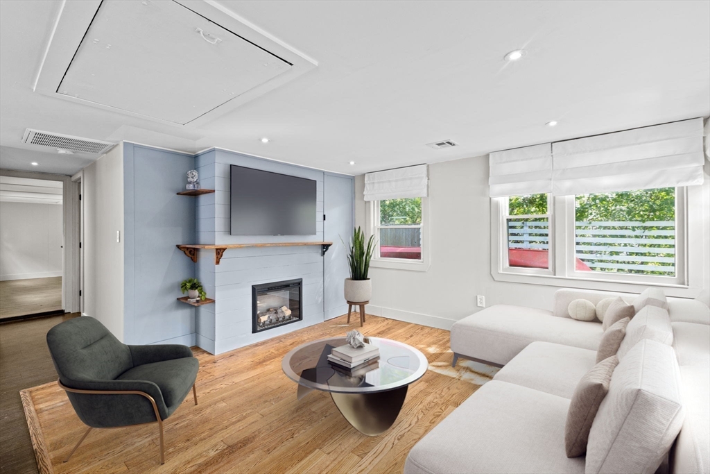 10 Lake Shore Avenue