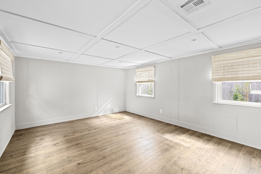 10 Lake Shore Avenue