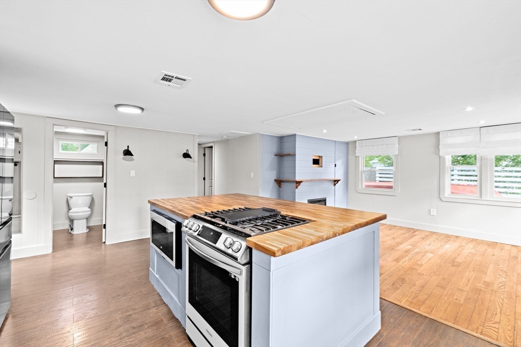 10 Lake Shore Avenue
