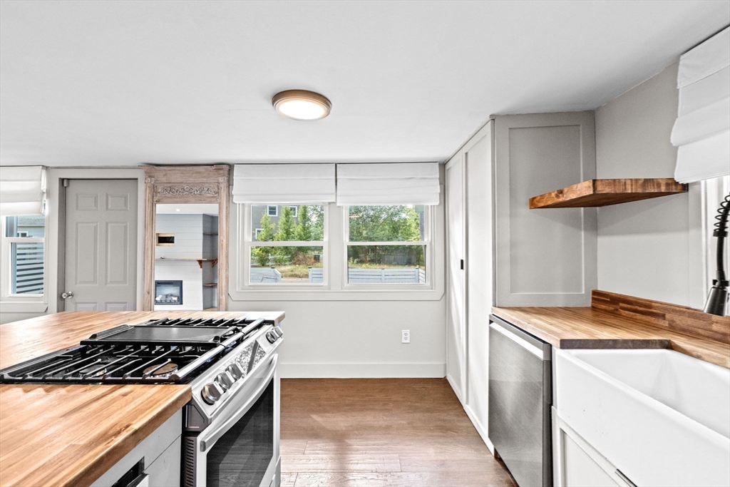 10 Lake Shore Avenue