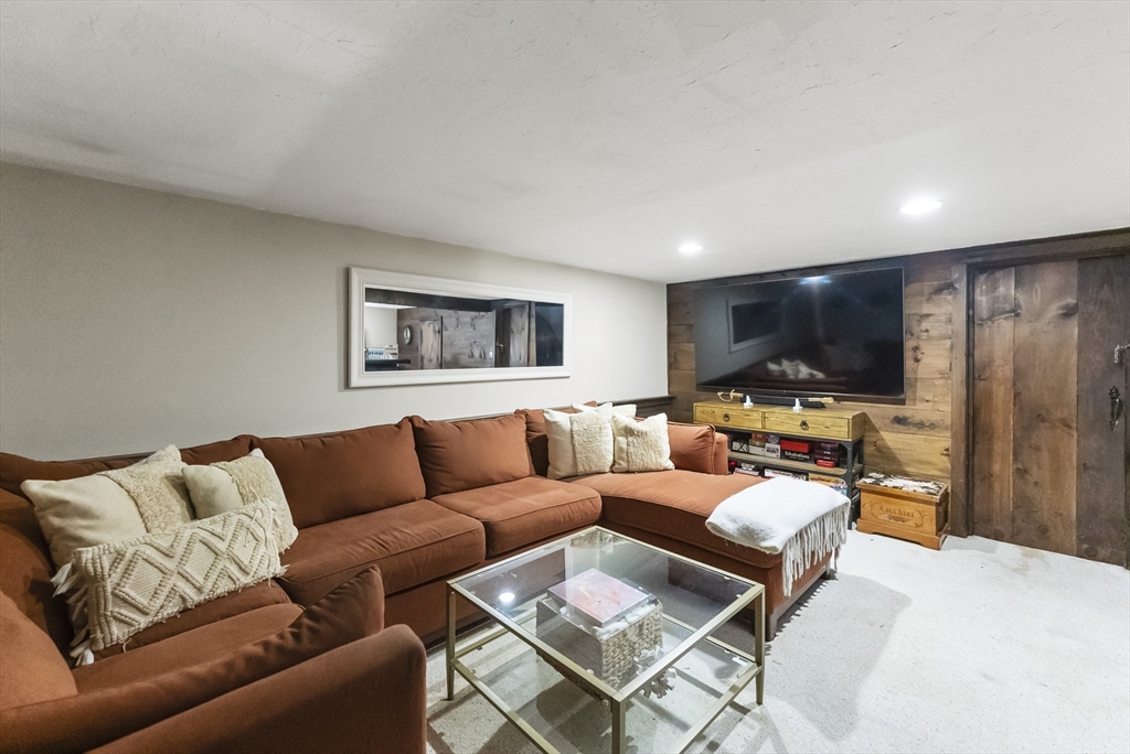 84 Bartlett Rd