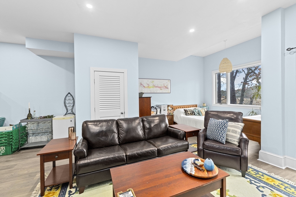 15E Riverview Ave # 15E