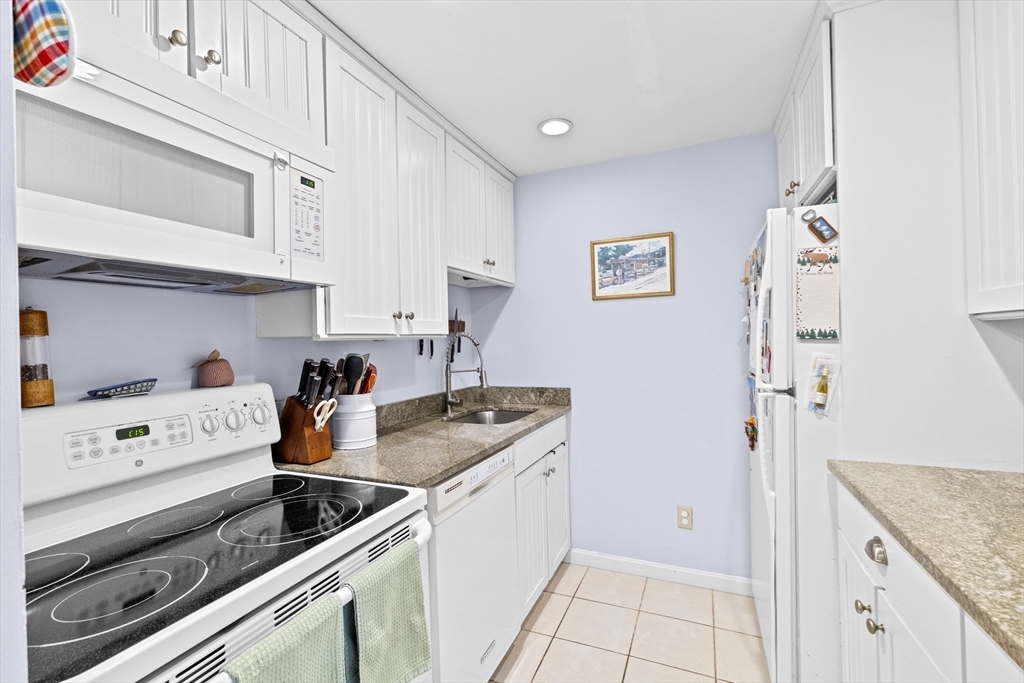 15E Riverview Ave # 15E