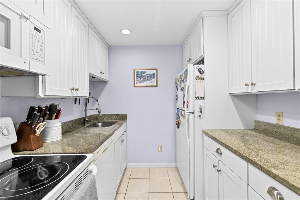 15E Riverview Ave # 15E