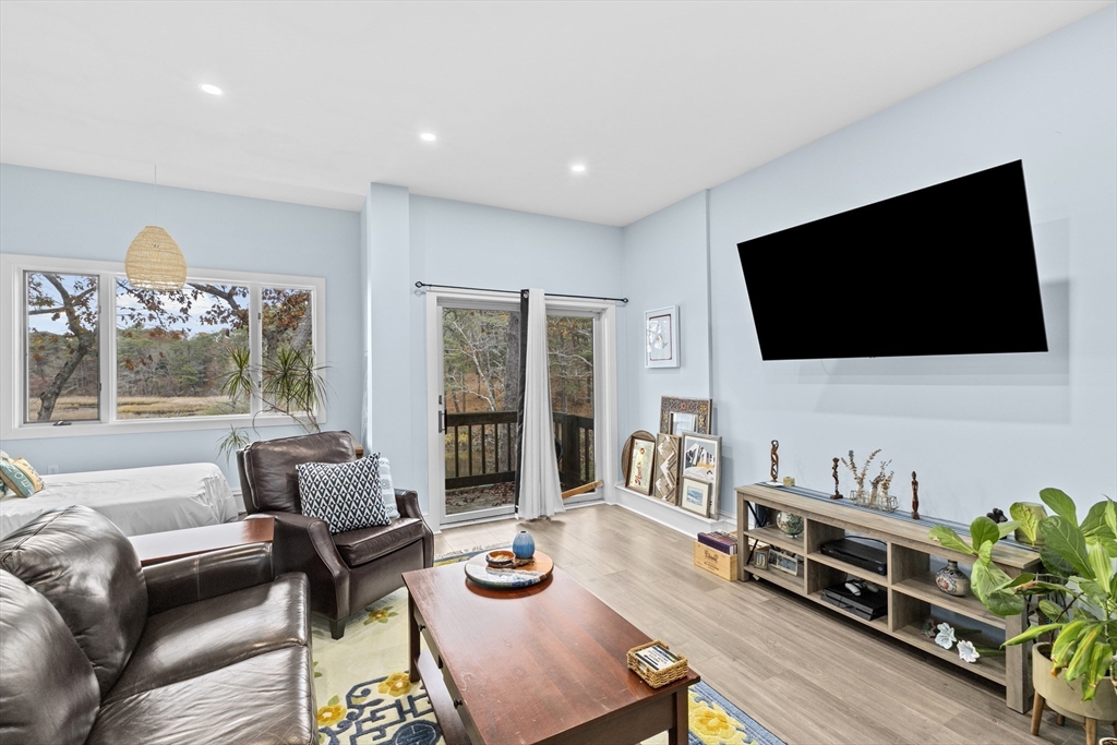 15E Riverview Ave # 15E
