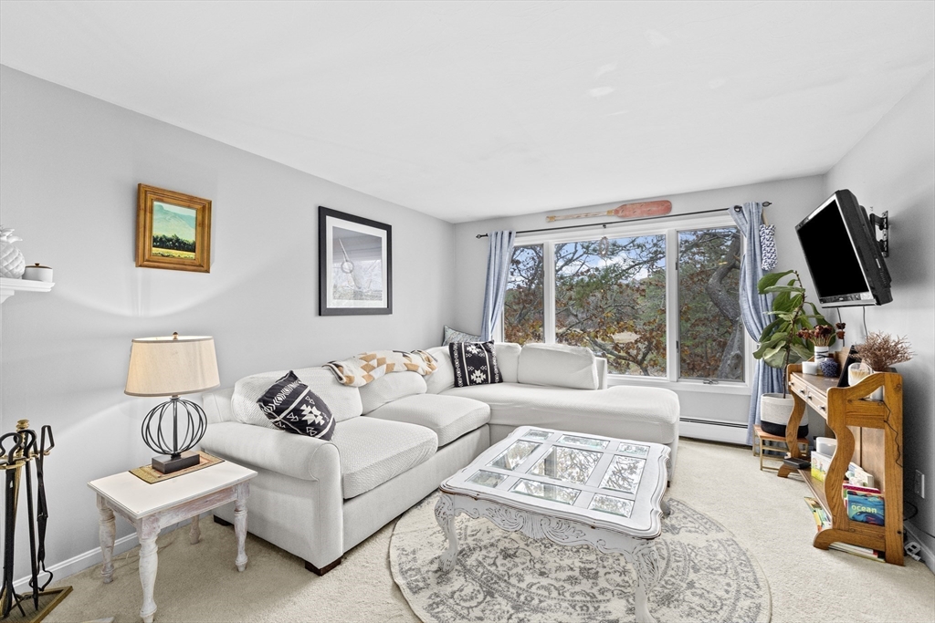 15E Riverview Ave # 15E