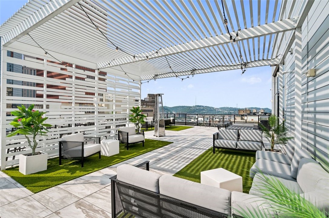 350 Oliver Avenue 908