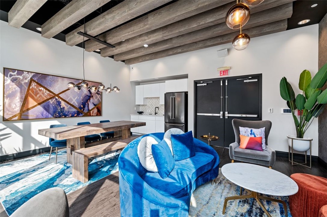 350 Oliver Avenue 908