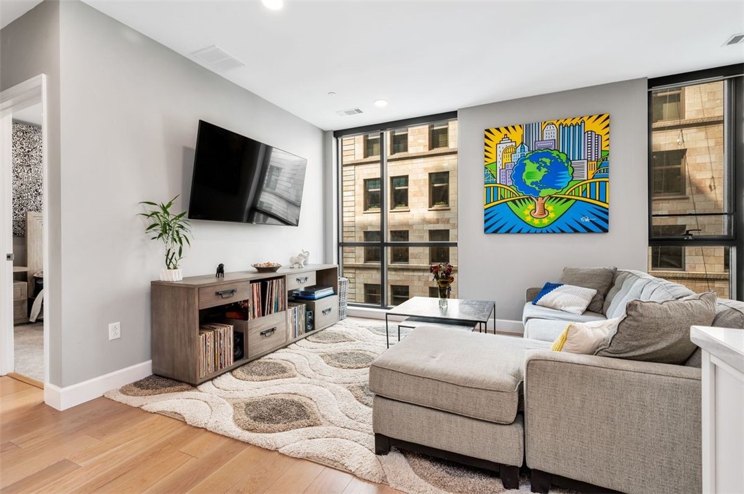 350 Oliver Avenue 908