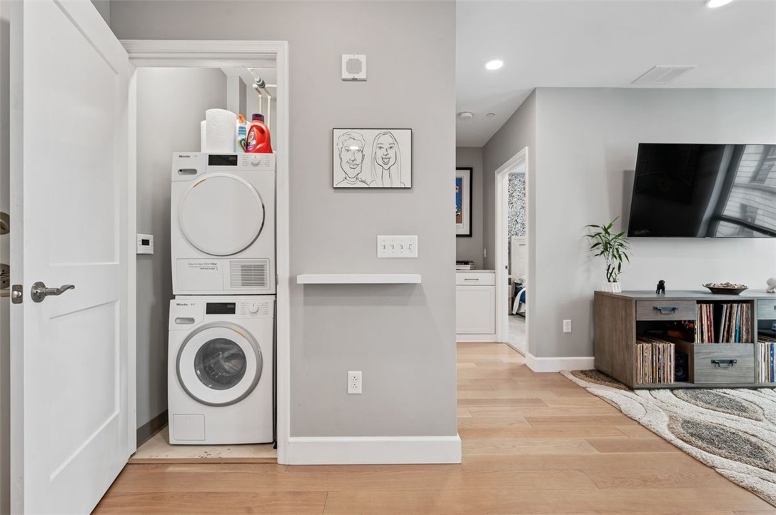 350 Oliver Avenue 908