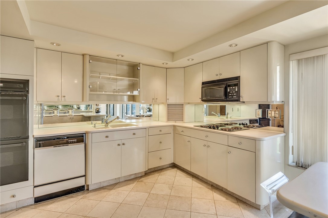 111 Grandview Ave 1203