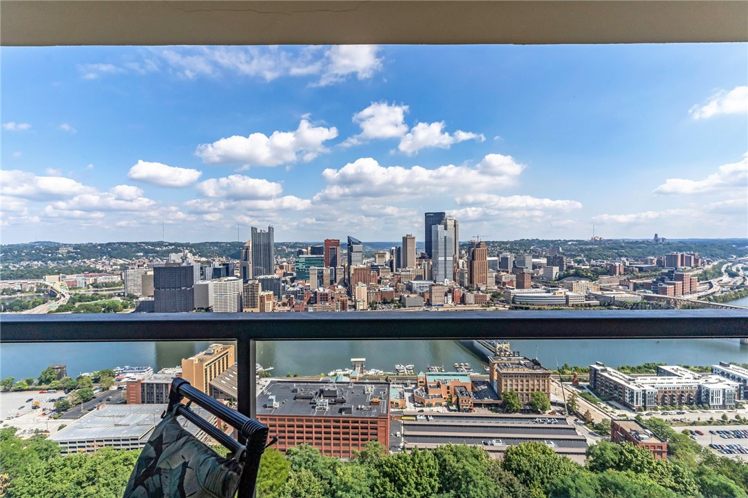 111 Grandview Ave 1203