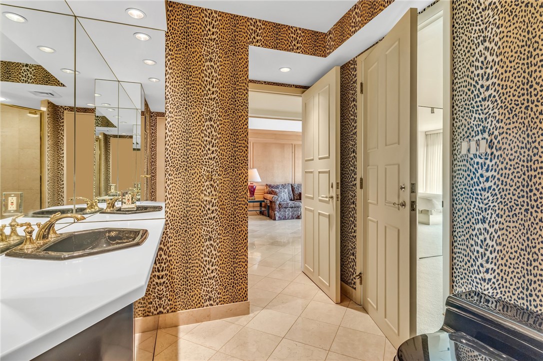 111 Grandview Ave 1203