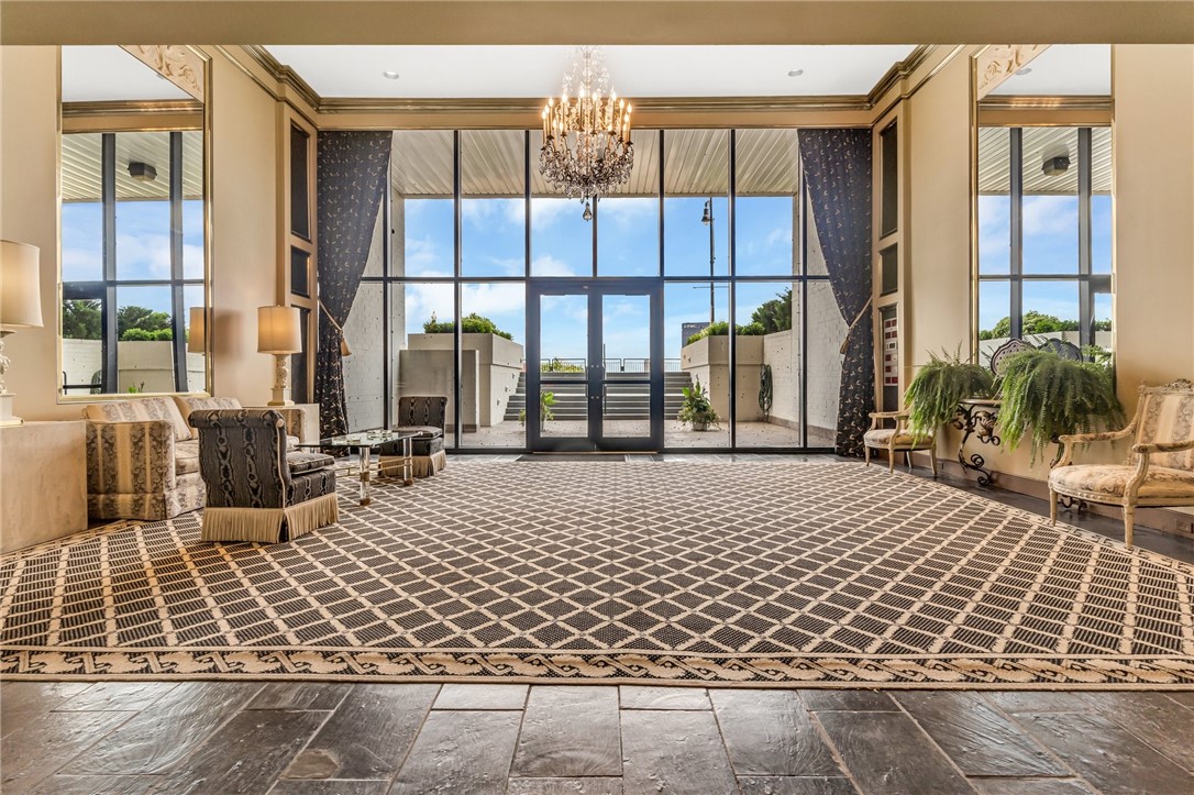 111 Grandview Ave 1203