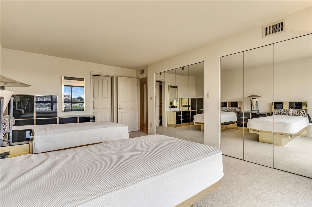 111 Grandview Ave 1203