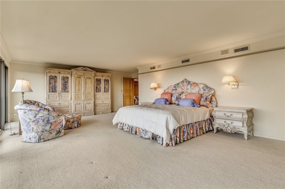 111 Grandview Ave 1203