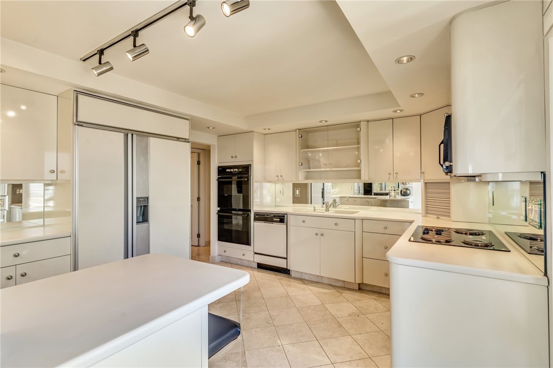 111 Grandview Ave 1203