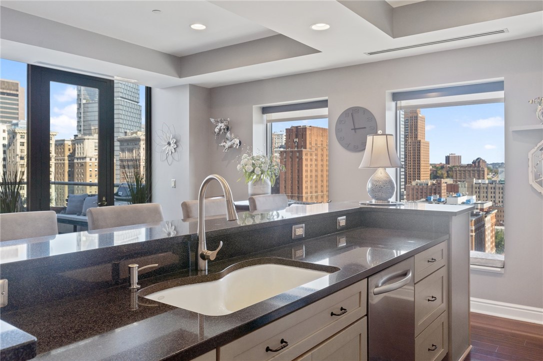 151 Fort Pitt Blvd 1704