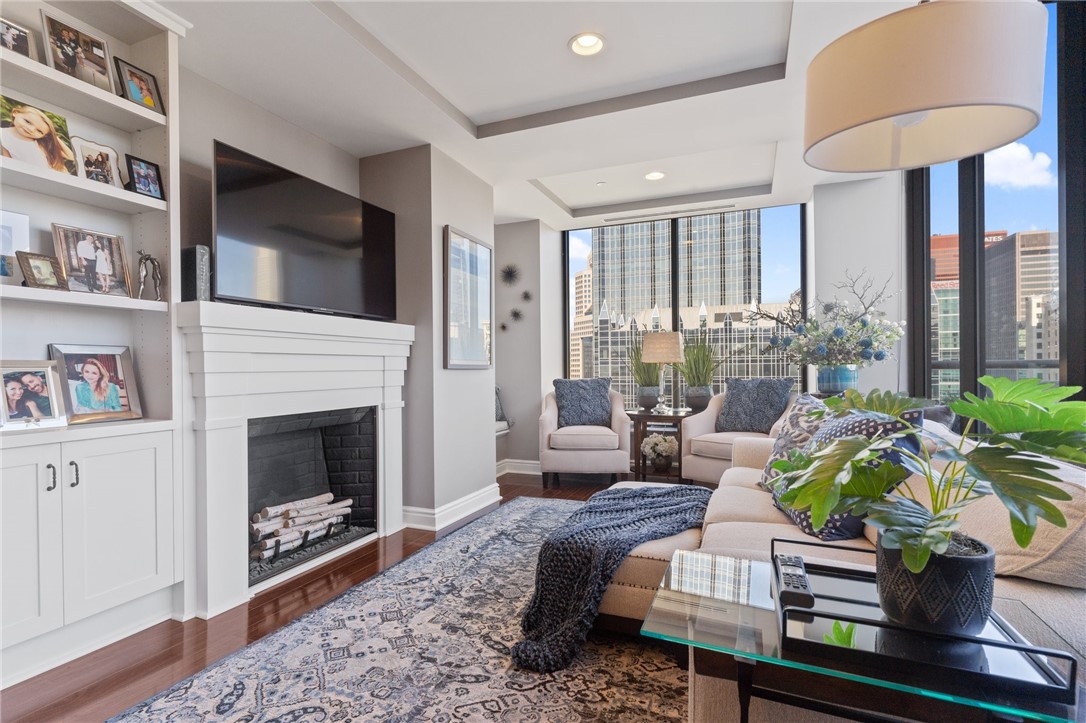 151 Fort Pitt Blvd 1704