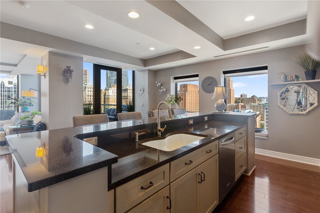 151 Fort Pitt Blvd 1704