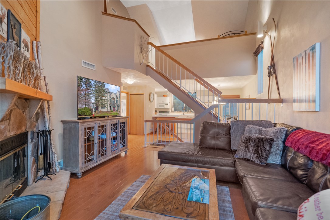 8061 Meadowridge Drive