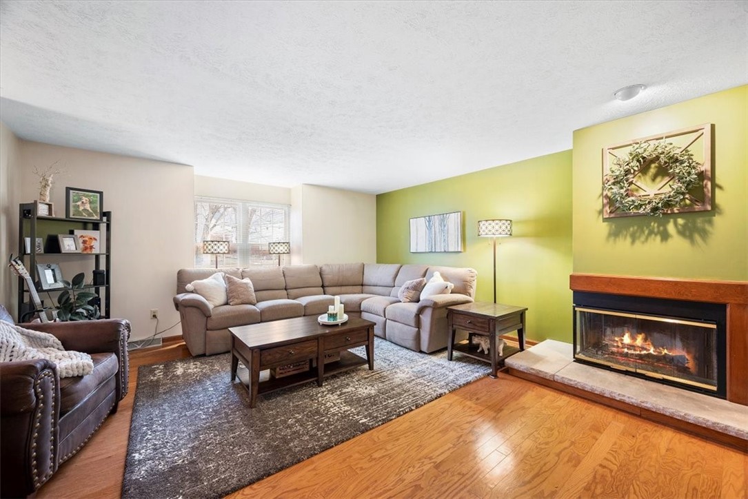 2633 Hunters Point Drive