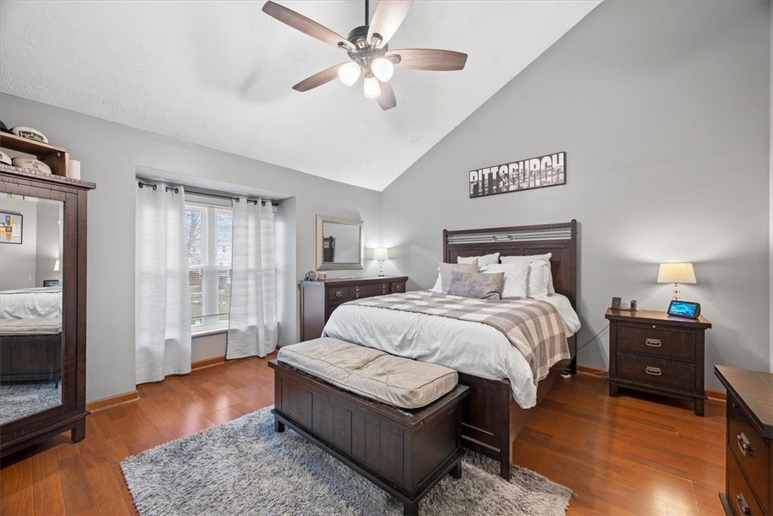 2633 Hunters Point Drive