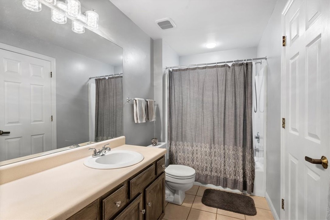 2633 Hunters Point Drive