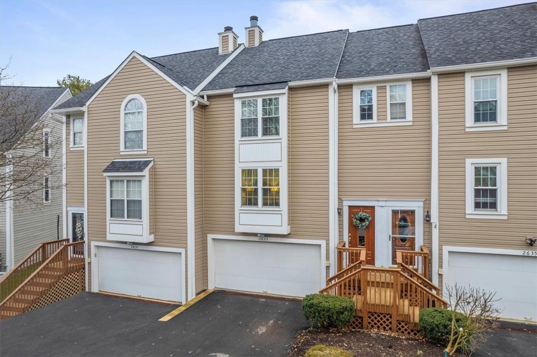 2633 Hunters Point Drive