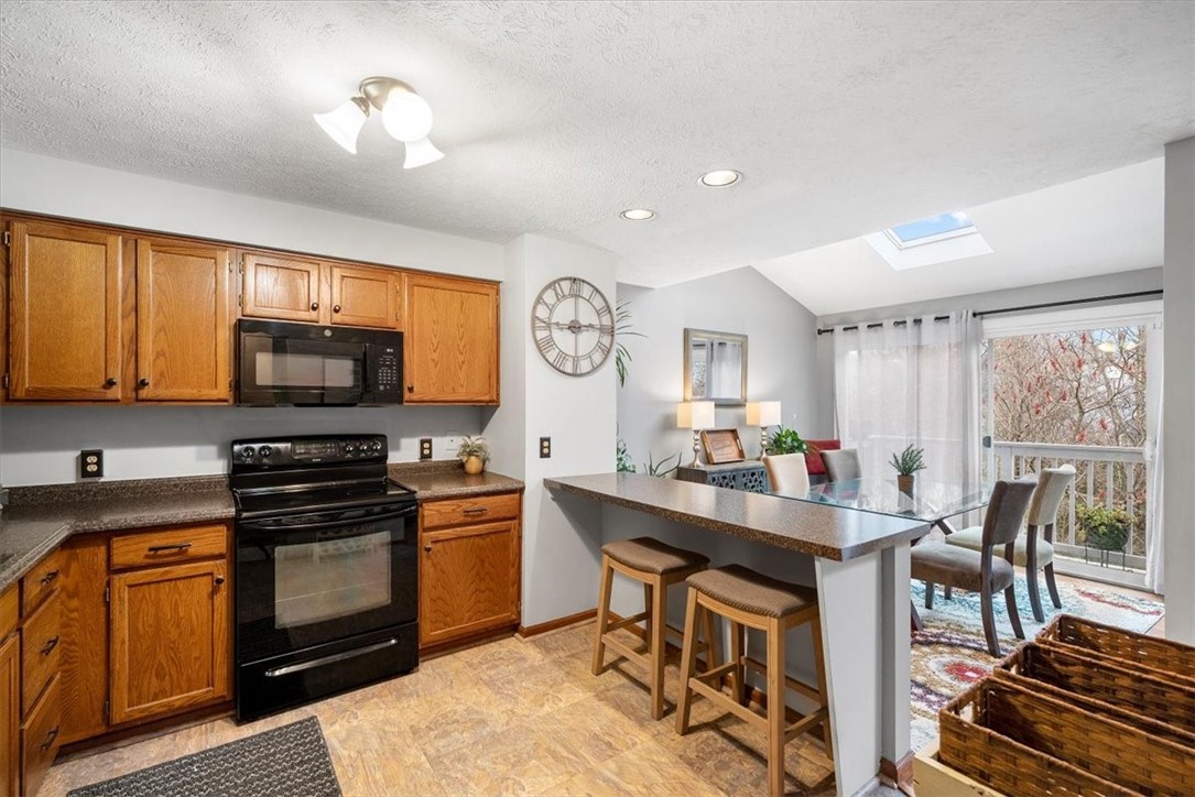 2633 Hunters Point Drive