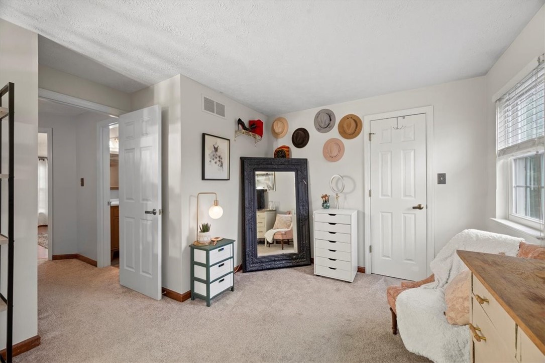 2633 Hunters Point Drive