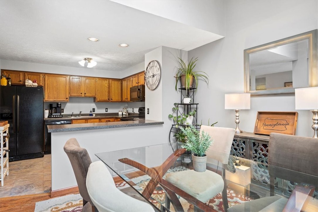 2633 Hunters Point Drive