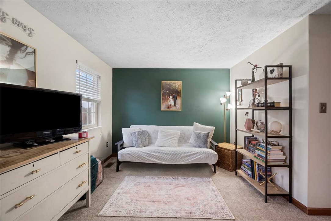 2633 Hunters Point Drive