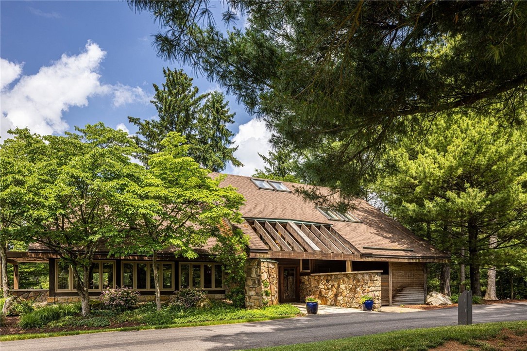 1442 Coraopolis Heights Road