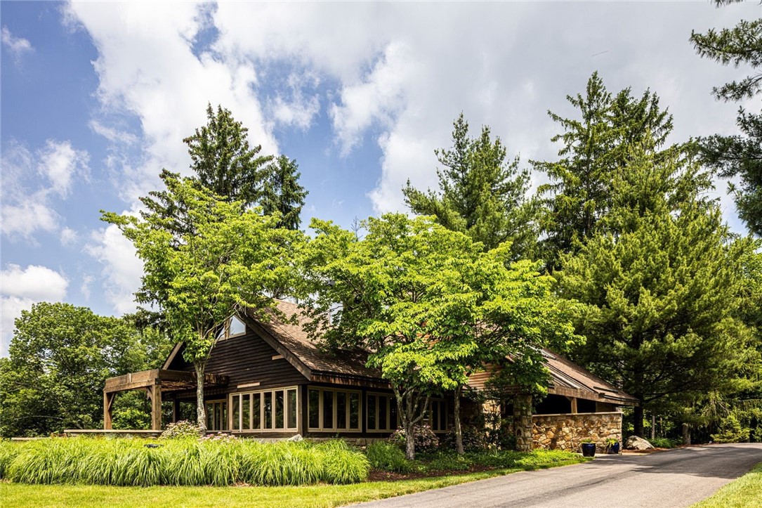 1442 Coraopolis Heights Road