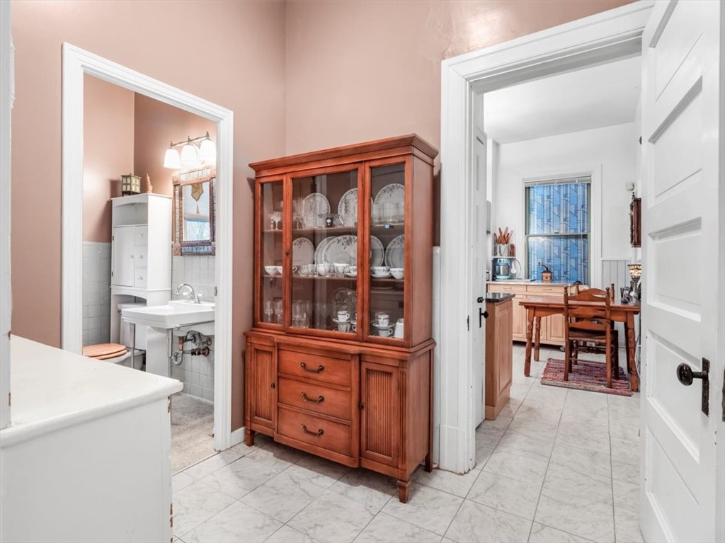 318 S Atlantic Avenue